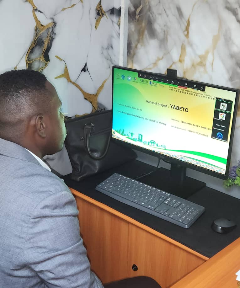 Yabéto, "le nôtre" en kikongo, offre à la RDC sa propre gamme d’ordinateurs, de téléphones et de tablettes, conçus et assemblés sur place