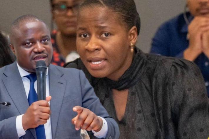 La députée Hermione Bolumbe Bakando a déposé une motion de défiance visant le ministre d'État chargé de l'Agriculture et de la Sécurité alimentaire Muhindo Nzangi Butondo sur l'usage des 57 millions de dollars du PEJAB. 
